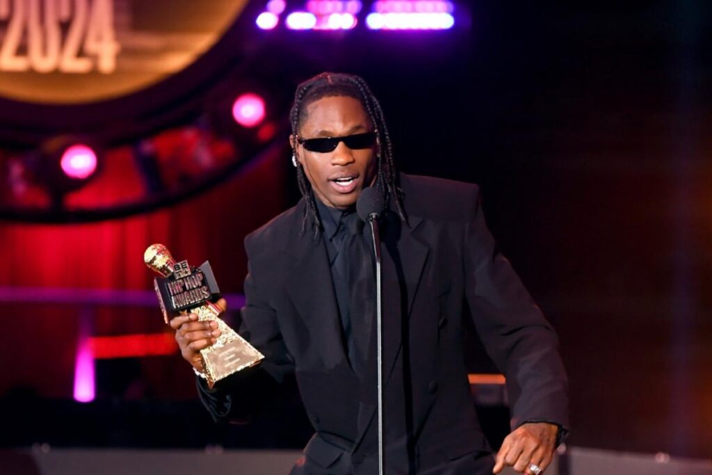 Lollapalooza Brasil 2027: Travis Scott, RAYE e Leon Bridges lideram os ...